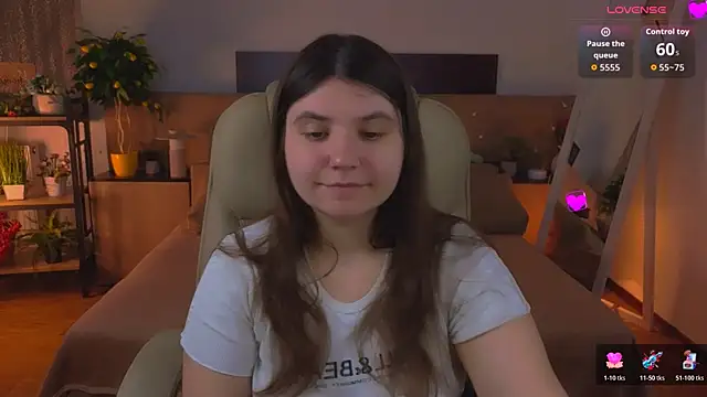 Viola  Shy online show from July 15, 2026, 8:47 pm