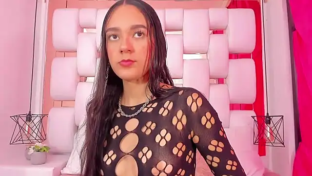 Snapshot of EmmyCruzZ chatting on December 19, 2025, 6:59 pm EmmyCruzZ online show from December 19, 2025, 6:59 pm