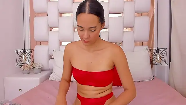 Snapshot of EmmyCruzZ chatting on January 11, 2026, 4:56 pm EmmyCruzZ online show from January 11, 2026, 4:56 pm