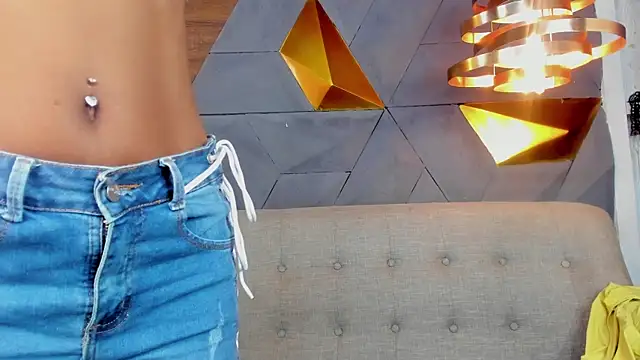 Snapshot of sarah_banks1 chatting on January 14, 2025, 7:00 pm sarah banks1 online show from January 14, 2025, 7:00 pm