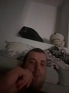 Snapshot of MateoKimiBi chatting on December 11, 2024, 2:19 am MateoKimiBi online show from December 11, 2024, 2:19 am