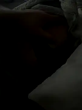 Snapshot of MateoKimiBi chatting on December 16, 2025, 11:43 pm MateoKimiBi online show from December 16, 2025, 11:43 pm