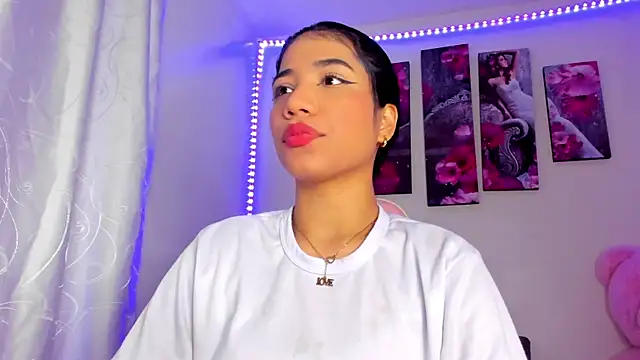 Alissarhys26 online show from December 29, 2024, 3:44 am