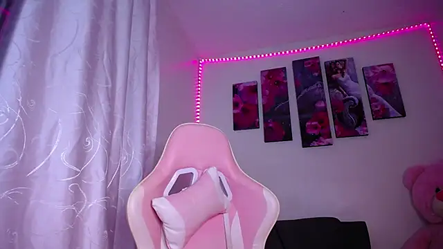 Alissarhys26 online show from February 7, 2025, 1:25 am