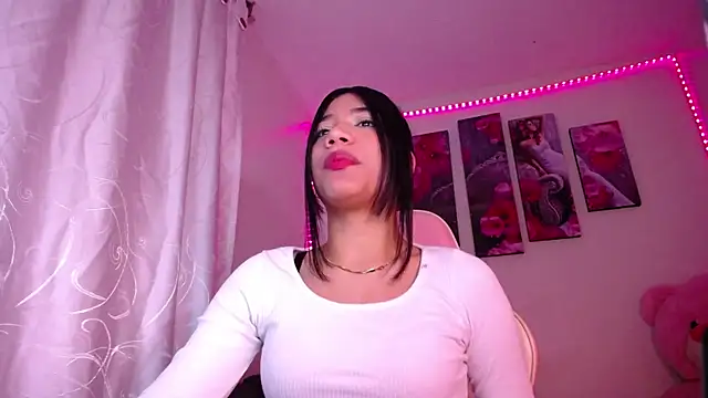 Alissarhys26 online show from February 9, 2025, 2:06 am