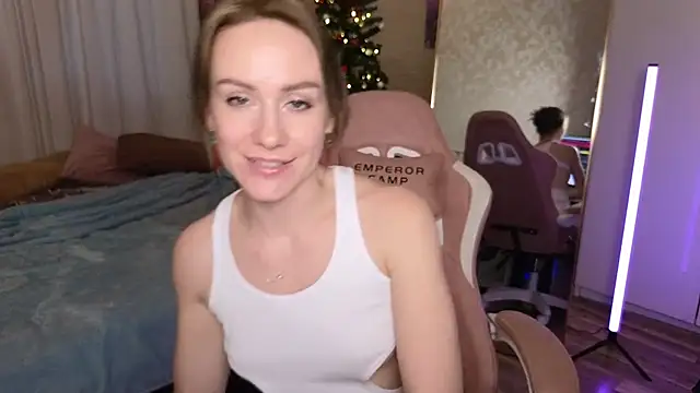 Snapshot of VeronicaRoss chatting on December 12, 2024, 12:55 pm VeronicaRoss online show from December 12, 2024, 12:55 pm