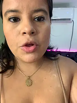 Snapshot of twocurvylatins chatting on February 14, 2026, 9:33 pm twocurvylatins online show from February 14, 2026, 9:33 pm