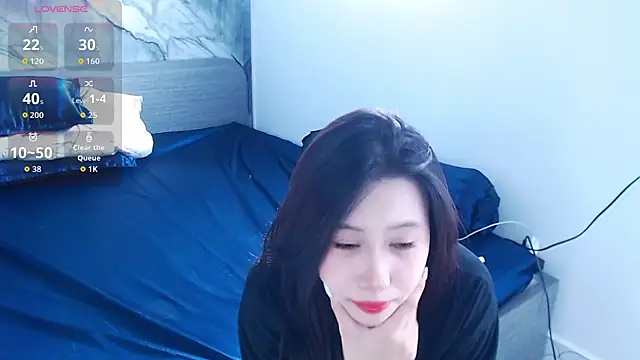 Lin SiYee online show from October 28, 2025, 4:27 am