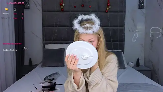 Snapshot of Sarra_Cooper chatting on January 28, 2025, 1:08 am Sarra Cooper online show from January 28, 2025, 1:08 am