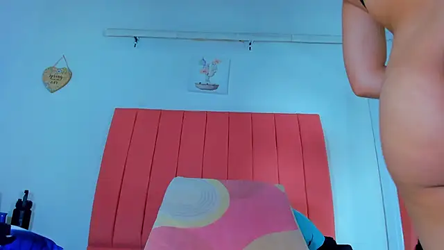 valen rose0 online show from January 16, 2025, 12:09 pm