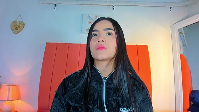 valen rose0 online show from September 18, 2025, 12:07 pm