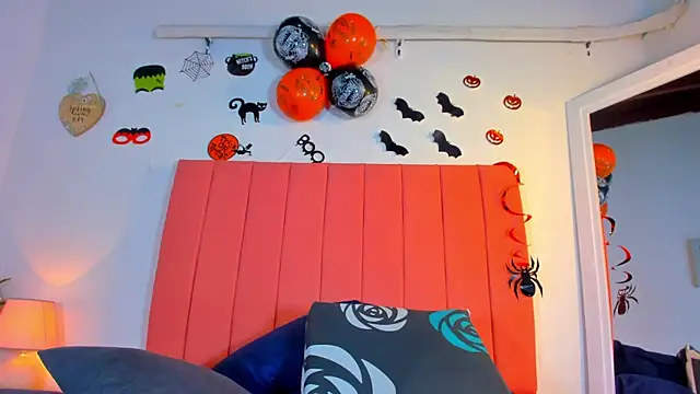 valen rose0 online show from October 29, 2025, 12:07 pm