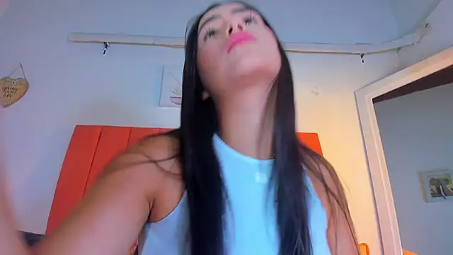 valen rose0 online show from December 15, 2025, 12:09 pm