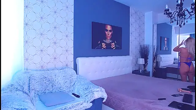 Snapshot of MaryMatiss chatting on October 17, 2025, 7:33 am MaryMatiss online show from October 17, 2025, 7:33 am