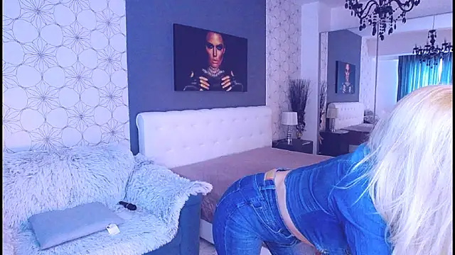 Snapshot of MaryMatiss chatting on December 15, 2025, 8:07 am MaryMatiss online show from December 15, 2025, 8:07 am