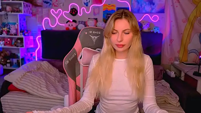 Maria Hunt online show from October 15, 2025, 5:29 am