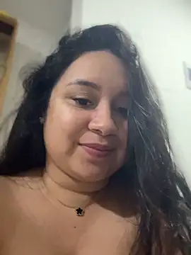 Pretty Isadora online show from May 27, 2026, 4:31 am