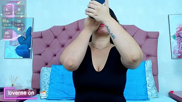 ThyaraJhons online show from November 19, 2025, 12:16 pm