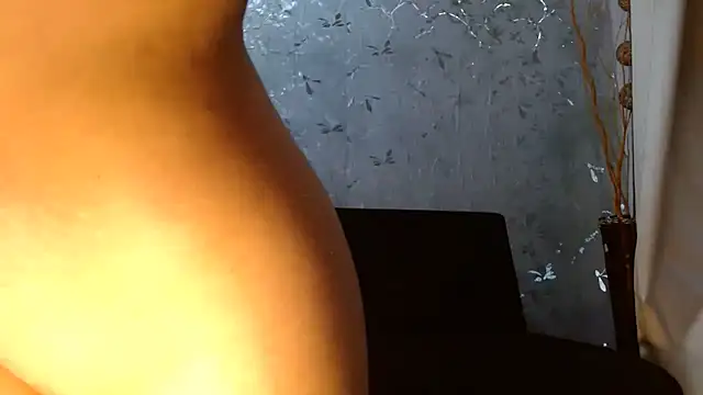 Samantabrown  online show from October 11, 2025, 11:31 am