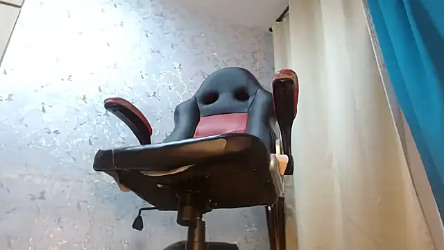 Samantabrown  online show from November 6, 2025, 11:33 am