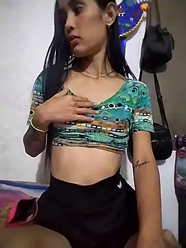 The-quee22 online show from November 6, 2025, 12:00 am