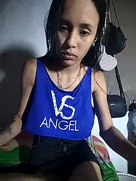 The-quee22 online show from November 7, 2025, 7:58 pm