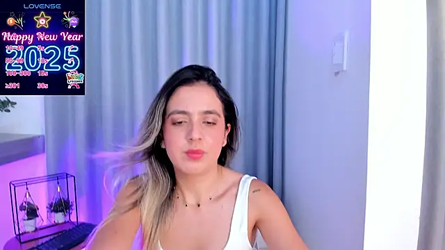 Lucyortiz  online show from January 7, 2025, 5:53 pm