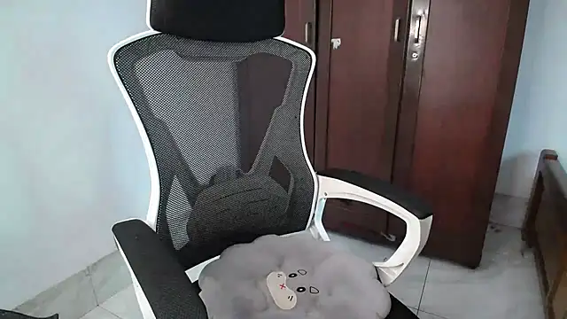 Lunobaby 204 online show from November 9, 2025, 3:16 am