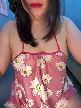 --Lyly-- online show from May 17, 2026, 9:49 am