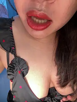 --Lyly-- online show from May 18, 2026, 7:58 am