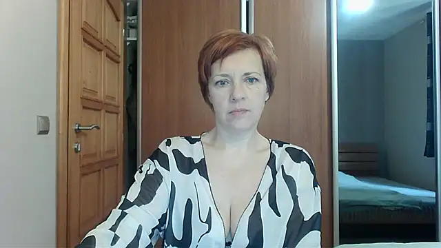 LoraLoraMay online show from April 23, 2026, 7:52 am