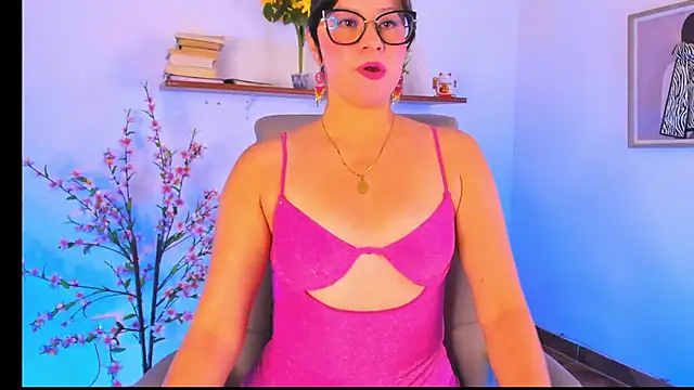 Chanelll Taylorr  online show from May 9, 2026, 12:54 pm