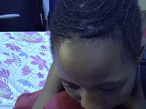 Adaline-Paris online show from November 3, 2025, 12:06 pm