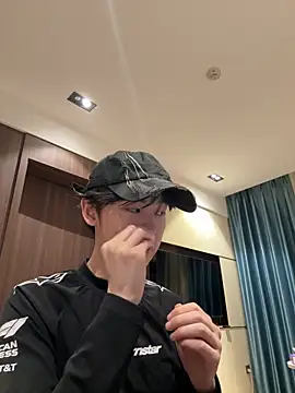 Snapshot of 1a1a1alll chatting on November 5, 2025, 3:23 pm 1a1a1alll online show from November 5, 2025, 3:23 pm