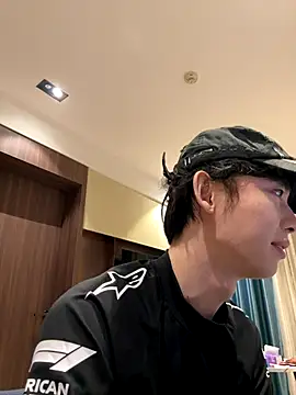 Snapshot of 1a1a1alll chatting on November 11, 2025, 2:28 pm 1a1a1alll online show from November 11, 2025, 2:28 pm