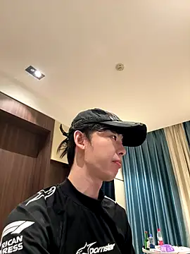 Snapshot of 1a1a1alll chatting on December 1, 2025, 3:06 pm 1a1a1alll online show from December 1, 2025, 3:06 pm