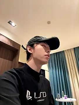 Snapshot of 1a1a1alll chatting on December 15, 2025, 2:54 pm 1a1a1alll online show from December 15, 2025, 2:54 pm