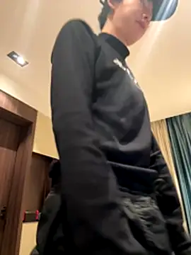 Snapshot of 1a1a1alll chatting on December 18, 2025, 3:07 pm 1a1a1alll online show from December 18, 2025, 3:07 pm