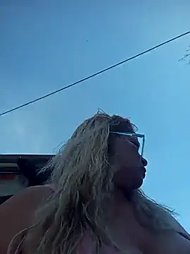 natally ross21 online show from October 1, 2025, 1:28 pm