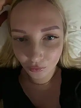 Snapshot of Aleksandrakis chatting on October 16, 2025, 5:36 pm Aleksandrakis online show from October 16, 2025, 5:36 pm