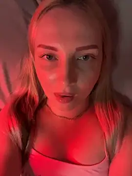 Snapshot of Aleksandrakis chatting on October 20, 2025, 7:47 pm Aleksandrakis online show from October 20, 2025, 7:47 pm