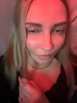 Snapshot of Aleksandrakis chatting on November 7, 2025, 3:12 pm Aleksandrakis online show from November 7, 2025, 3:12 pm