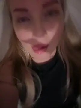 Snapshot of Aleksandrakis chatting on November 12, 2025, 10:41 pm Aleksandrakis online show from November 12, 2025, 10:41 pm