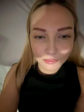 Snapshot of Aleksandrakis chatting on November 20, 2025, 10:37 am Aleksandrakis online show from November 20, 2025, 10:37 am