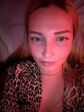 Snapshot of Aleksandrakis chatting on November 21, 2025, 7:34 pm Aleksandrakis online show from November 21, 2025, 7:34 pm