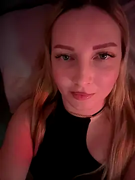 Snapshot of Aleksandrakis chatting on January 7, 2026, 8:22 pm Aleksandrakis online show from January 7, 2026, 8:22 pm