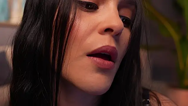 Danna-Saenz online show from June 23, 2026, 9:13 pm