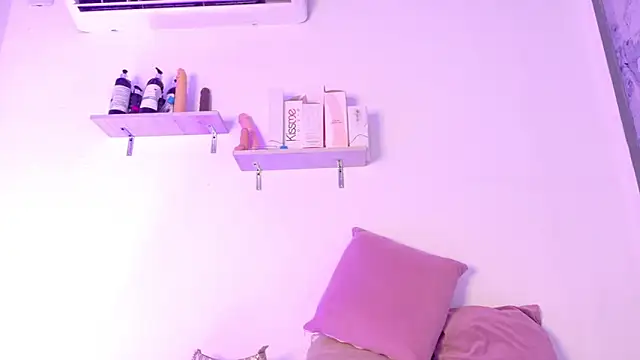 Snapshot of Kim_Baker1 chatting on October 17, 2025, 8:55 pm Kim Baker1 online show from October 17, 2025, 8:55 pm