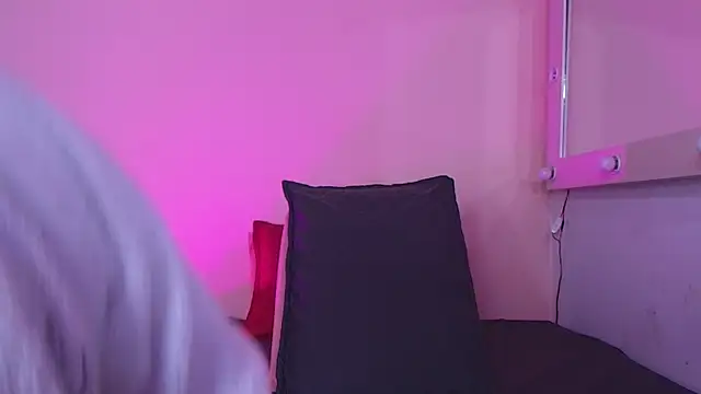 Snapshot of kendal_rossi chatting on September 19, 2025, 12:06 pm kendal rossi online show from September 19, 2025, 12:06 pm