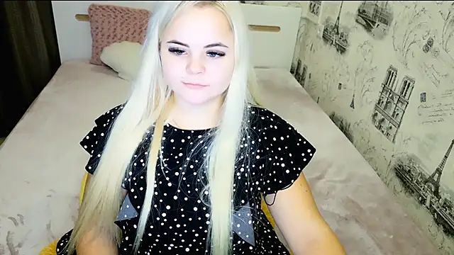 lovely-eyes online show from November 12, 2025, 5:02 pm